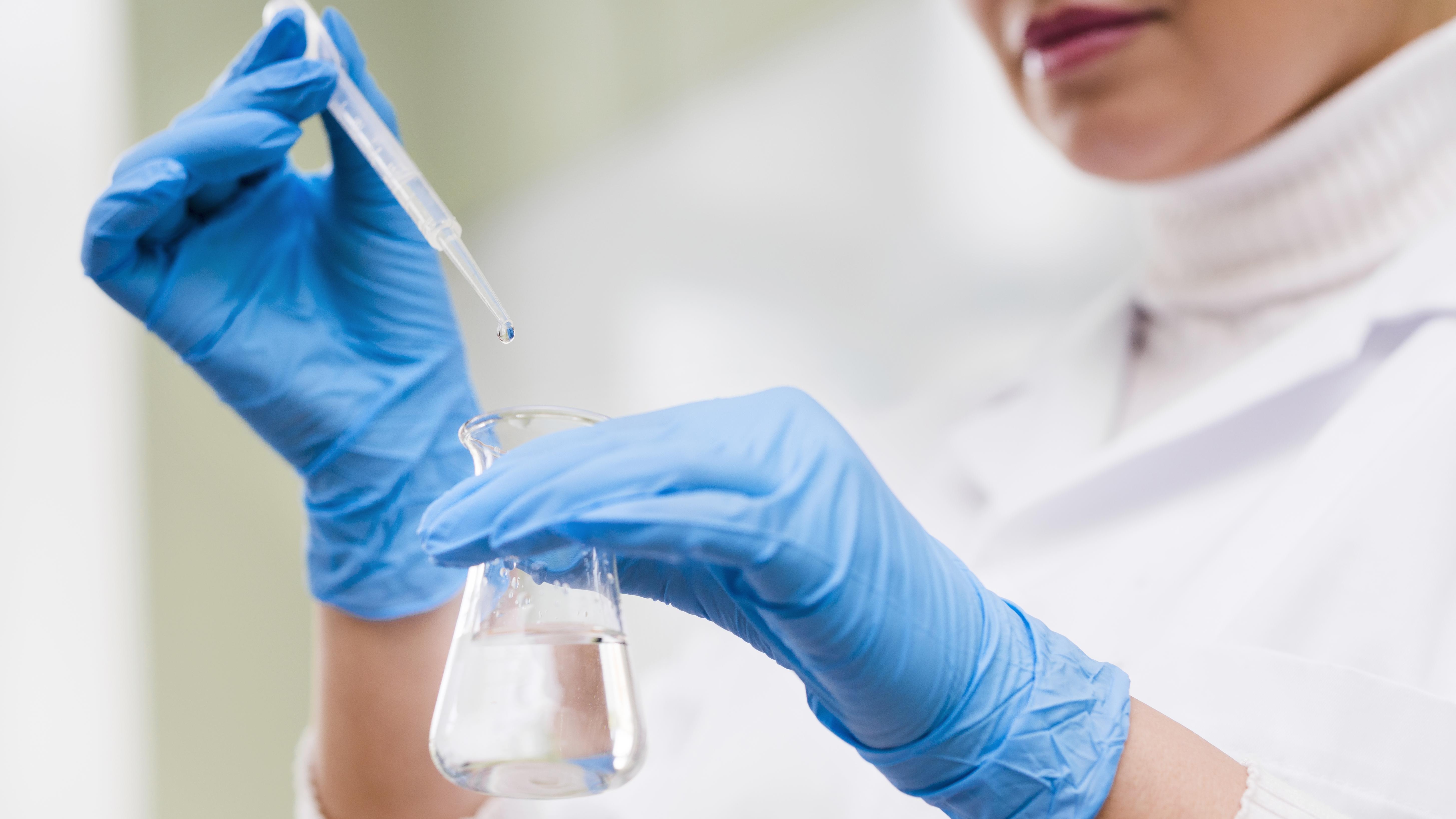 Laboratory scientist performing PFAS testing in a modern lab, showcasing Mérieux NutriSciences’ chemistry services and regulatory compliance solutions.
